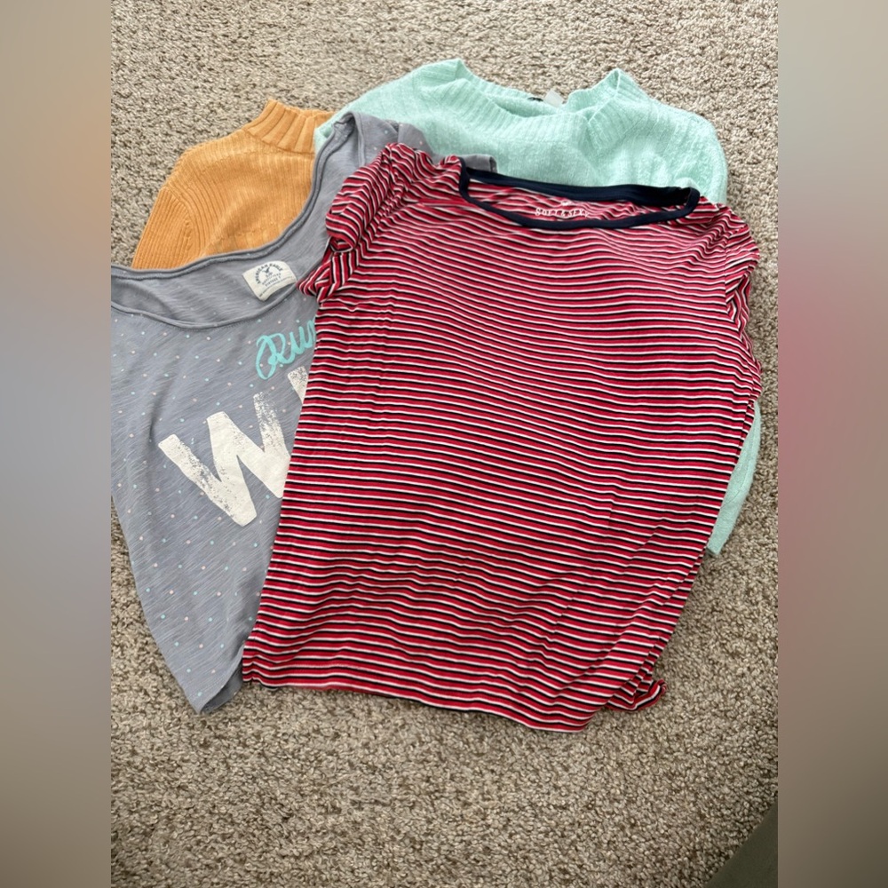 {AMERICAN EAGLE} Top Bundle